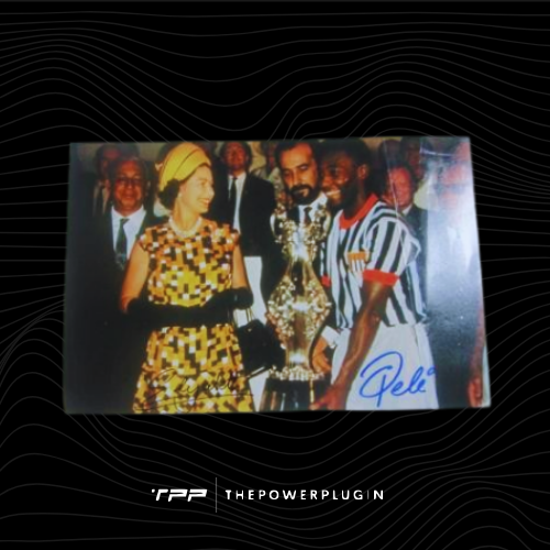 Pelé and Queen Elizabeth II (Maracanã Stadium Meeting 1968) – Signed Photo